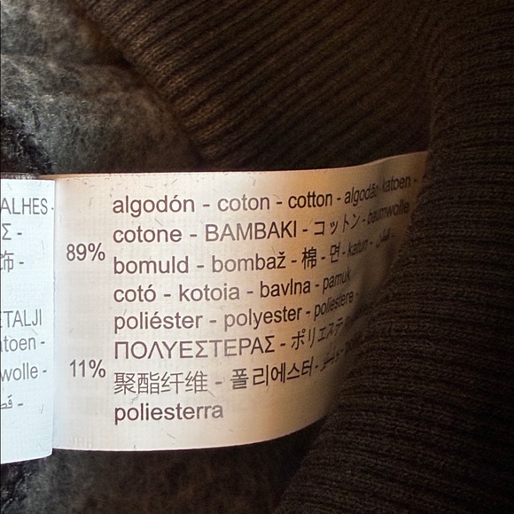 NWOT. Zara Black Sweatshirt/Hoodie with "Girls" Print. Size S. - Picture 9 of 10